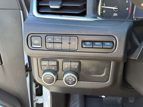 Used 2021 GMC Yukon Denali image 30