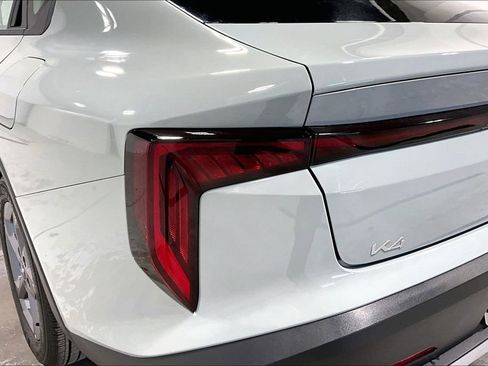 Used 2025 Kia K4 LXS image 39