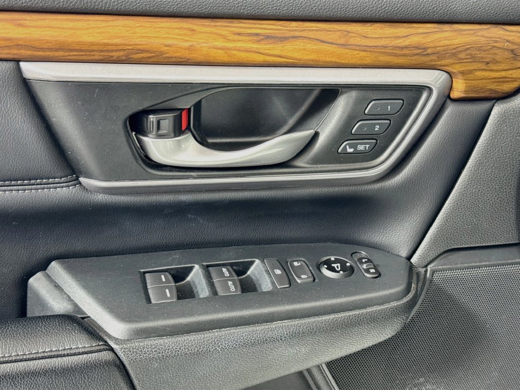 Used 2017 Honda CR-V Touring image 18