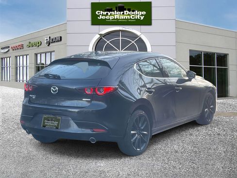 Used 2019 MAZDA MAZDA3 AWD Hatchback w/ Premium Pkg image 5