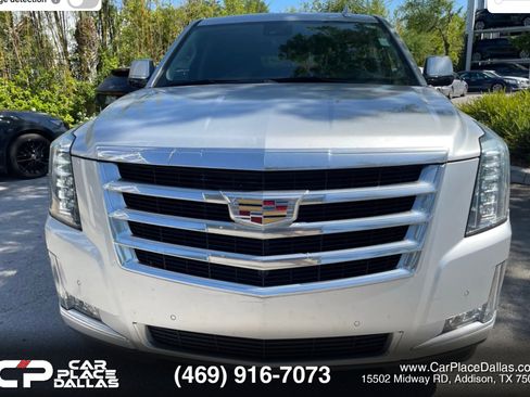 Used 2020 Cadillac Escalade ESV Luxury RWD image 3