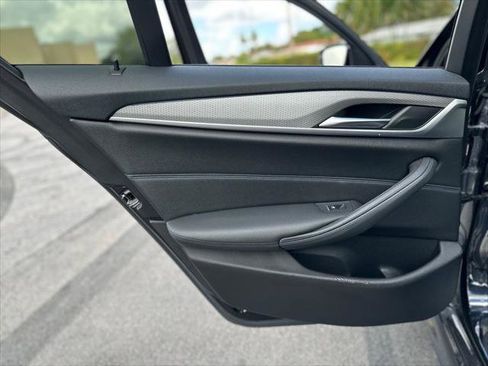 Used 2019 BMW 540i w/ M Sport Package image 17