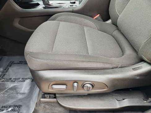 Used 2023 Chevrolet Traverse LT FWD image 25