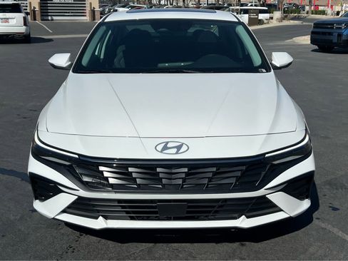 New 2026 Hyundai Elantra Limited FWD image 3