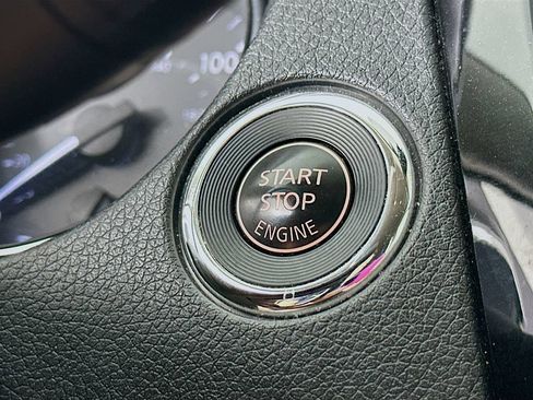Used 2020 Nissan Rogue SV w/ Premium Package AWD/4WD image 20
