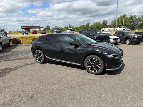 Used 2022 Kia EV6 Wind w/ Wind Technology Package AWD/4WD image 2