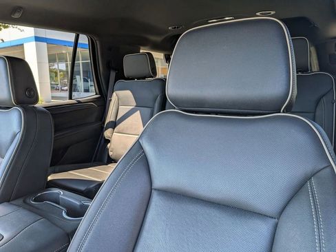 Used 2024 GMC Yukon SLT AWD/4WD image 15