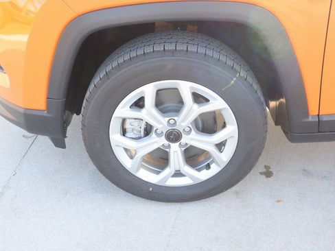 New 2026 Jeep Compass Latitude image 17