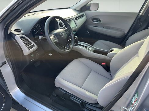 Used 2018 Honda HR-V EX image 10