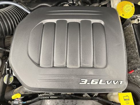 Used 2018 Dodge Grand Caravan SE w/ UConnect Hands-Free Group FWD image 62