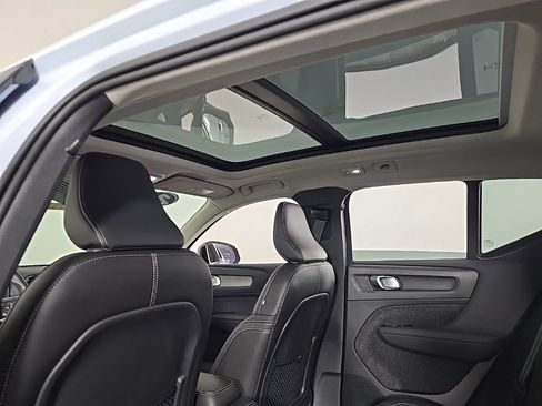 Certified 2026 Volvo XC40 B5 Plus AWD/4WD image 19
