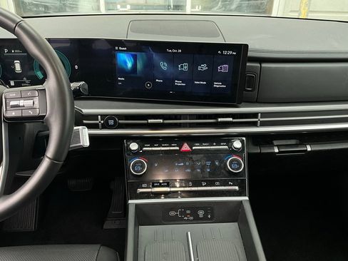 Used 2025 Hyundai Santa Fe SEL image 16