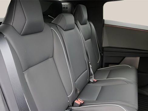 Used 2025 Tesla Cybertruck AWD Crew Cab image 21