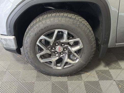 New 2026 GMC Sierra 1500 SLE w/ Preferred Package image 12