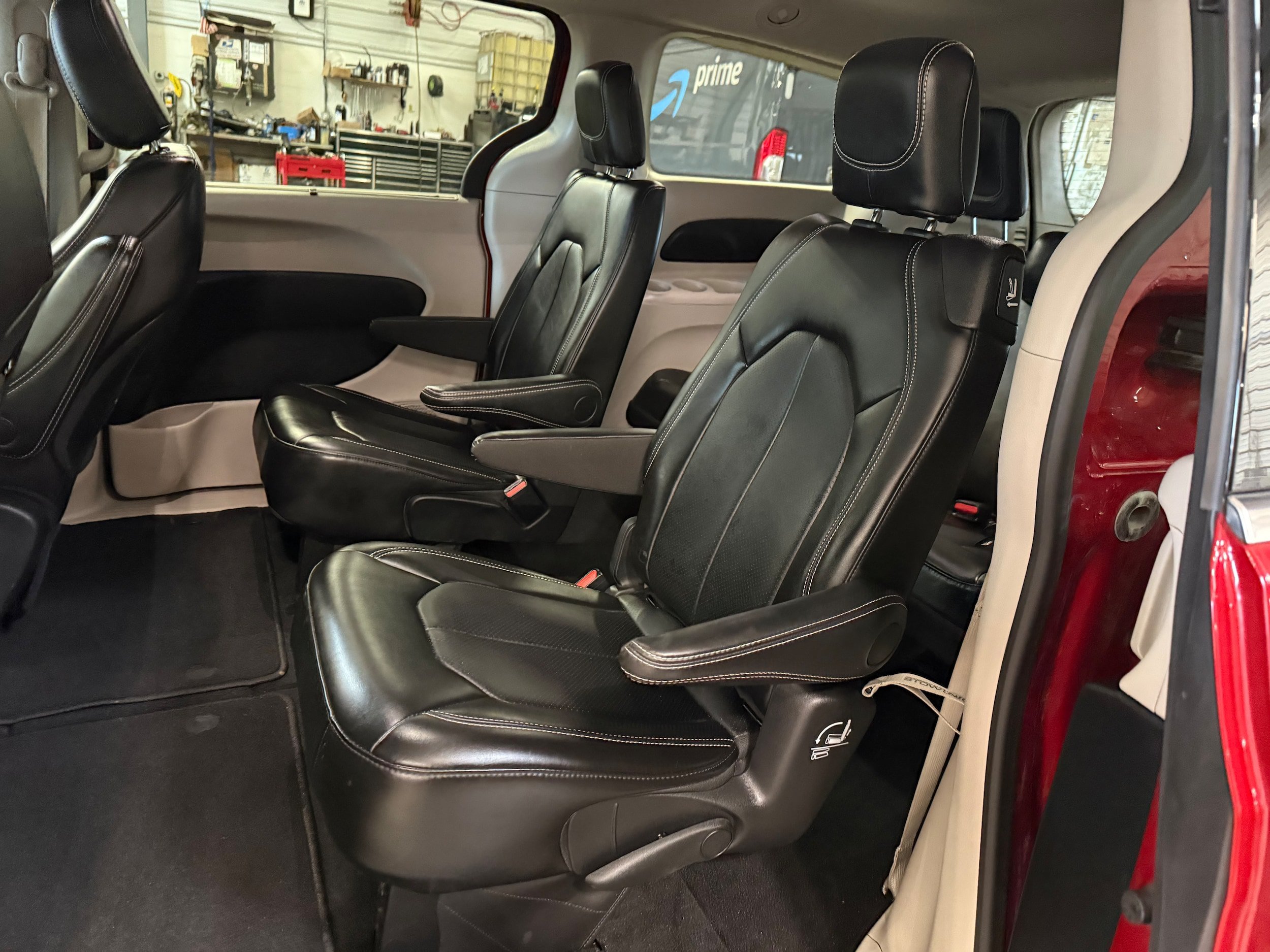 Certified 2024 Chrysler Pacifica Touring-L AWD/4WD image 22