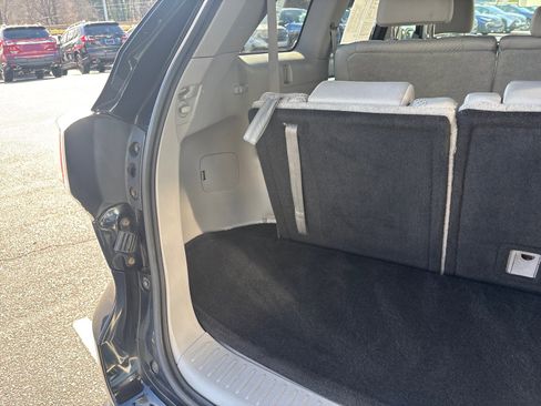 Used 2015 Toyota Highlander LE image 56