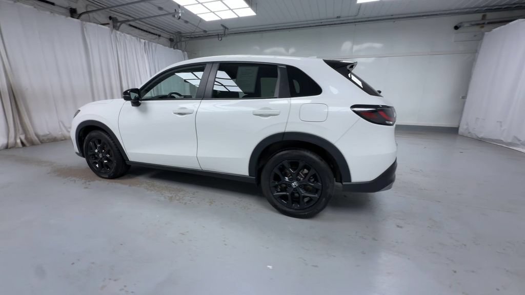 Used 2025 Honda HR-V Sport image 21