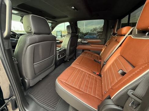 Used 2024 GMC Sierra 3500 Denali Ultimate image 14