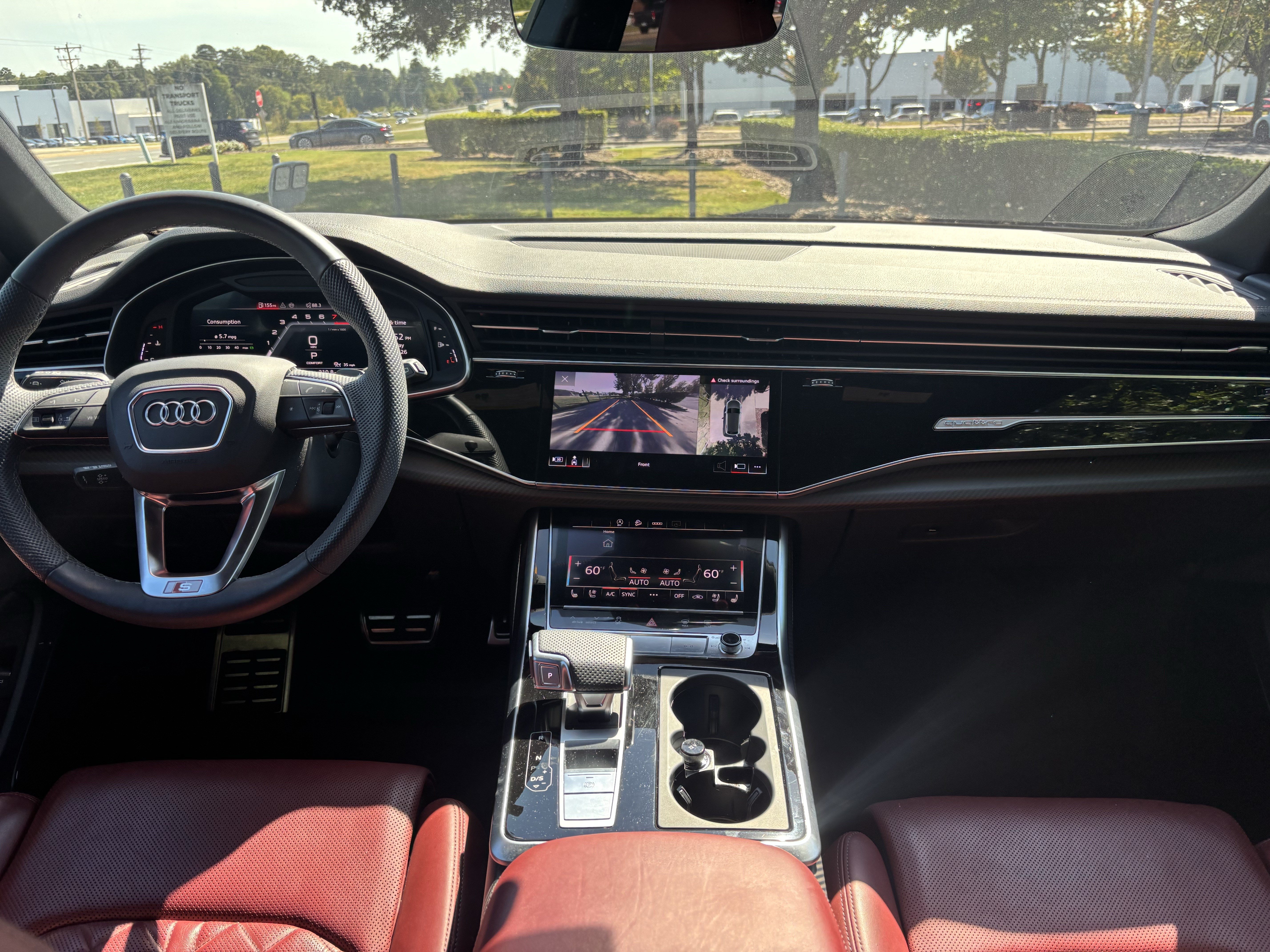 Used 2025 Audi SQ8 Premium Plus AWD/4WD image 31