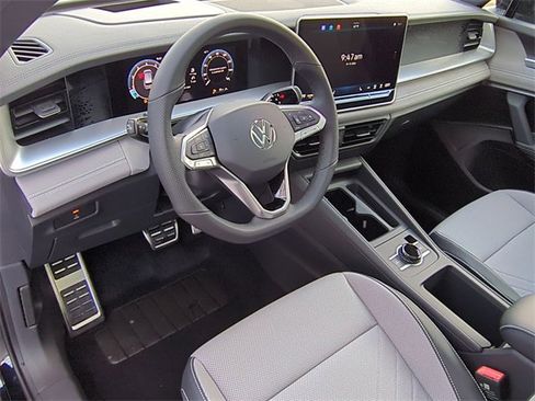 New 2026 Volkswagen Tiguan SE R-Line image 9