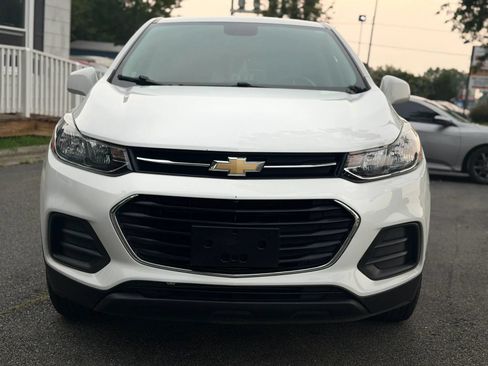 Used 2021 Chevrolet Trax LS w/ Fleet Convenience Package AWD/4WD image 9