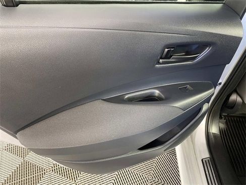 Used 2025 Toyota Corolla LE image 24