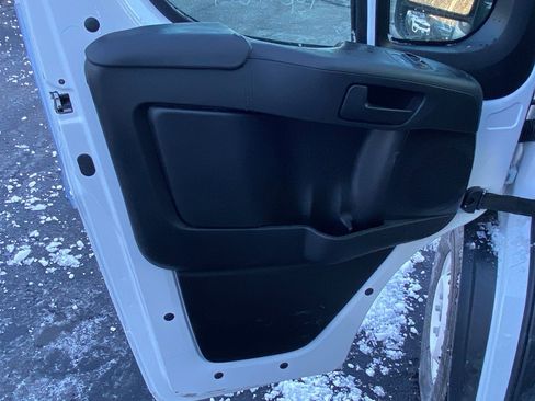 Used 2025 RAM ProMaster 2500 w/ Storage Group image 6