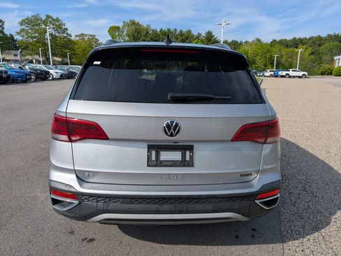 Used 2023 Volkswagen Taos SE AWD/4WD image 4