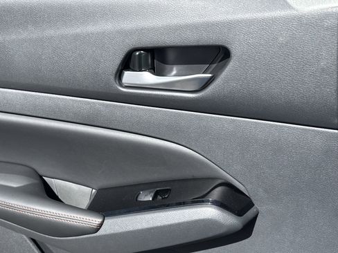 New 2025 Nissan Altima 2.5 SR image 17