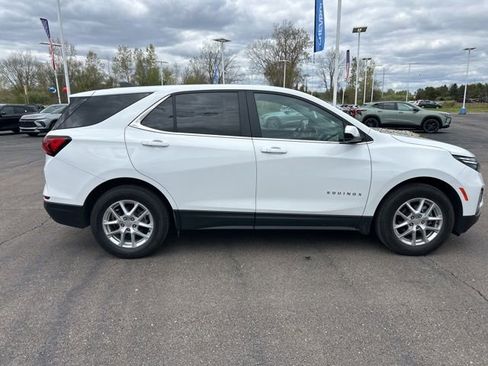 Used 2024 Chevrolet Equinox LT w/ LPO, Floor Liner Package FWD image 4