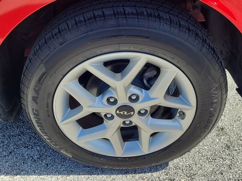 Used 2022 Kia Soul LX w/ Technology Package FWD image 9