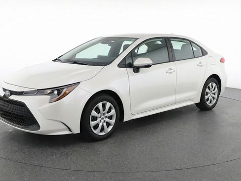 Used 2025 Toyota Corolla LE FWD image 3