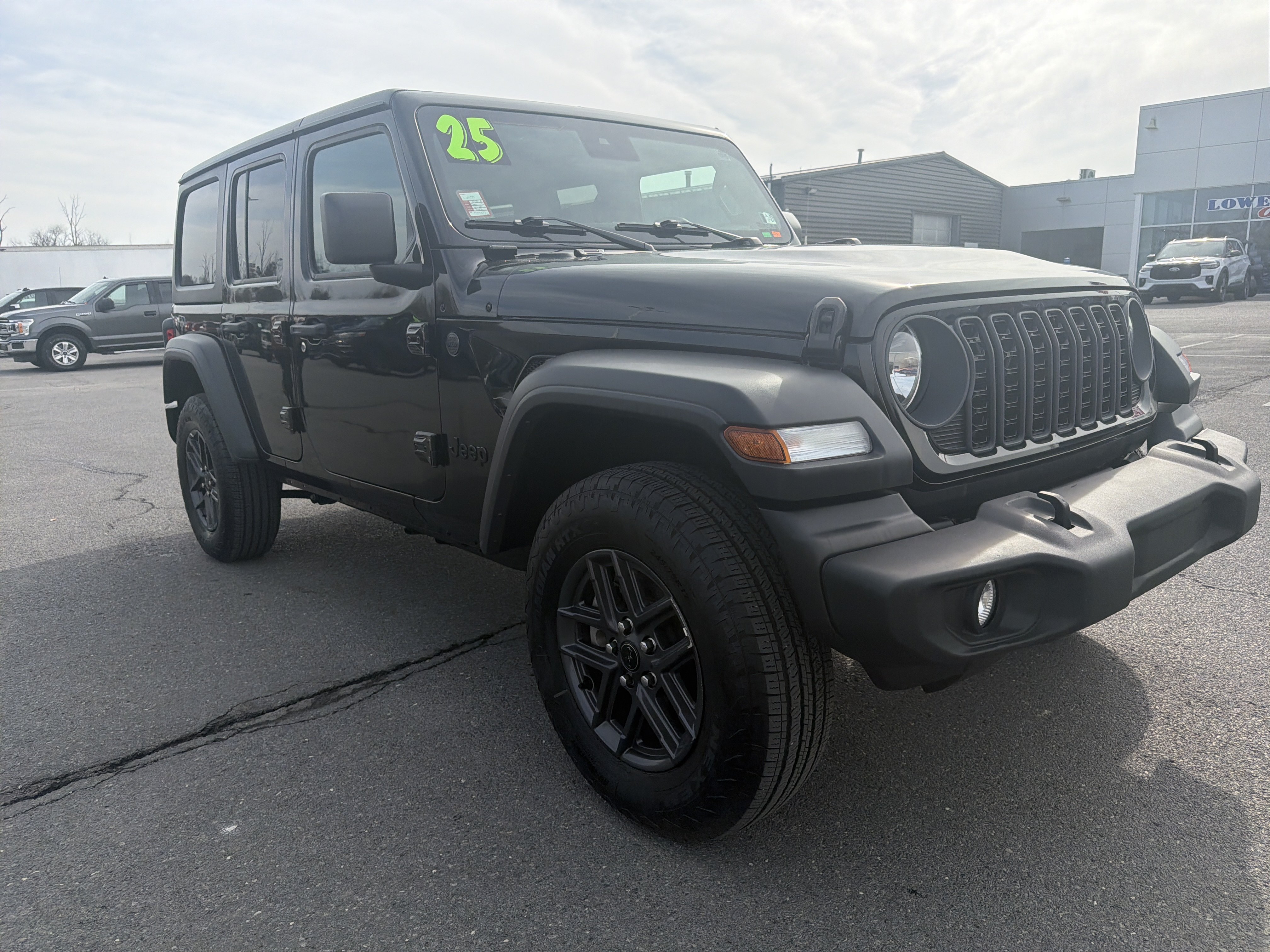 Used 2025 Jeep Wrangler Unlimited Sport AWD/4WD image 1
