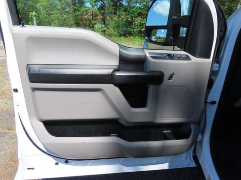 Used 2019 Ford F250 XL w/ Power Equipment Group RWD image 17