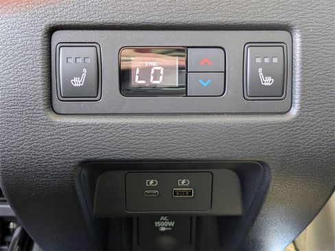 New 2025 Mitsubishi Outlander SEL image 15