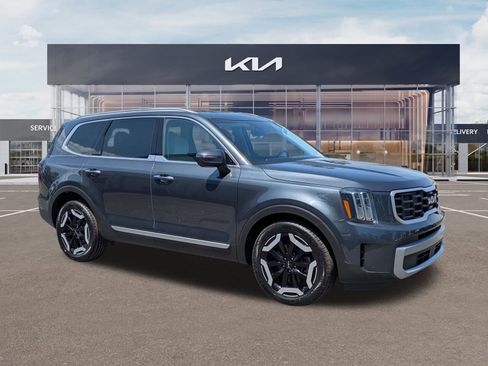 Certified 2023 Kia Telluride S w/ S Sunroof Package AWD/4WD image 2