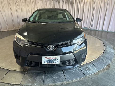 Used 2016 Toyota Corolla LE image 2