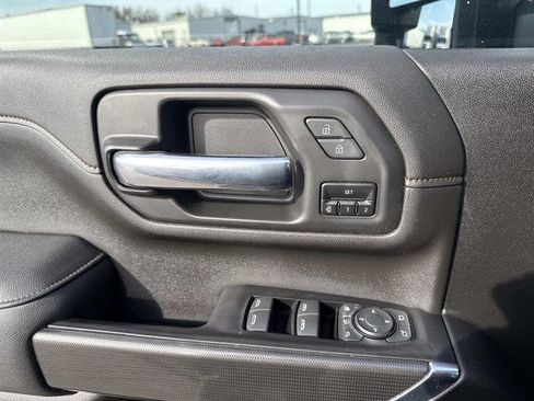 Used 2022 GMC Sierra 2500 AT4 w/ AT4 Premium Plus Package image 10