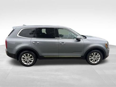 Used 2022 Kia Telluride LX FWD image 2