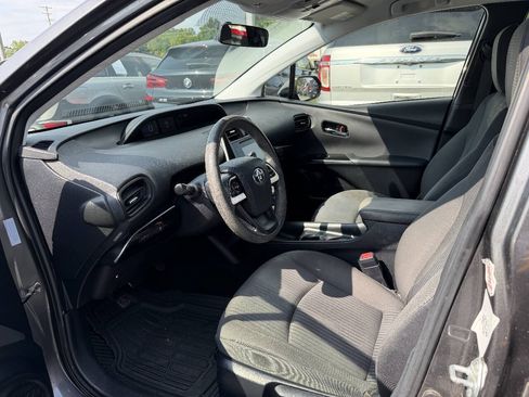 Used 2016 Toyota Prius Two FWD image 7