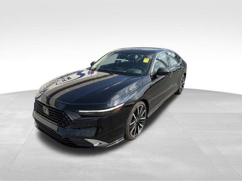 Used 2025 Honda Accord Touring image 4