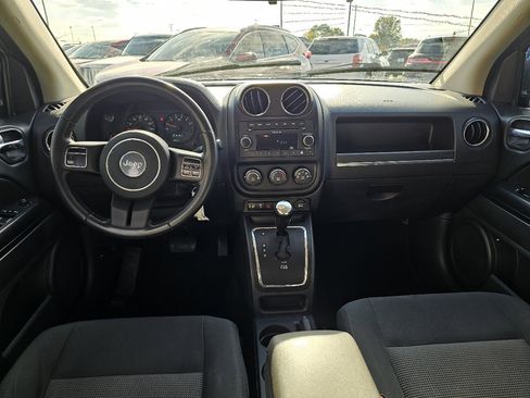 Used 2011 Jeep Compass Sport image 3