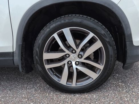 Used 2017 Honda Pilot Touring image 11