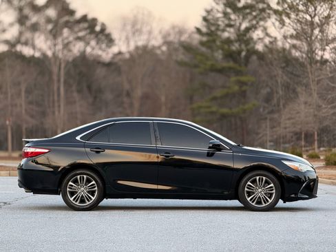 Used 2016 Toyota Camry SE image 11