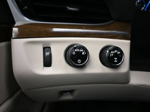 Used 2019 Cadillac Escalade Premium Luxury AWD/4WD image 29