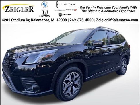 Used 2023 Subaru Forester Premium image 1