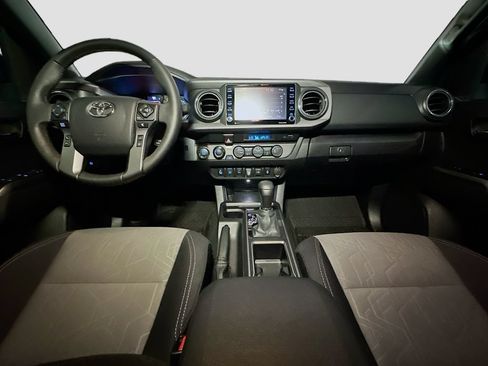 Used 2022 Toyota Tacoma TRD Sport w/ Technology Package AWD/4WD image 9