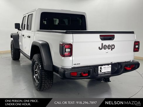 Used 2025 Jeep Gladiator Rubicon AWD/4WD image 8