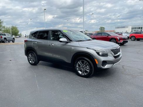 Used 2021 Kia Seltos LX image 6