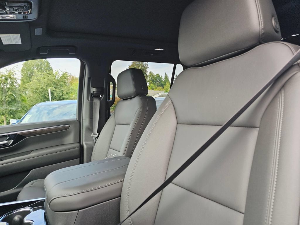 New 2026 Chevrolet Suburban LT w/ Comfort Package AWD/4WD image 23